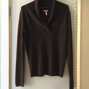 B-11 Brown pull over v-neck sweat